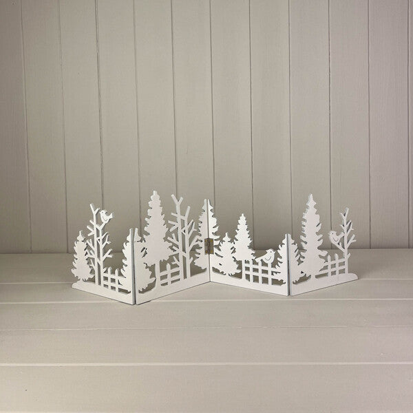 White Wooden Christmas Scene Display (18.5cm)